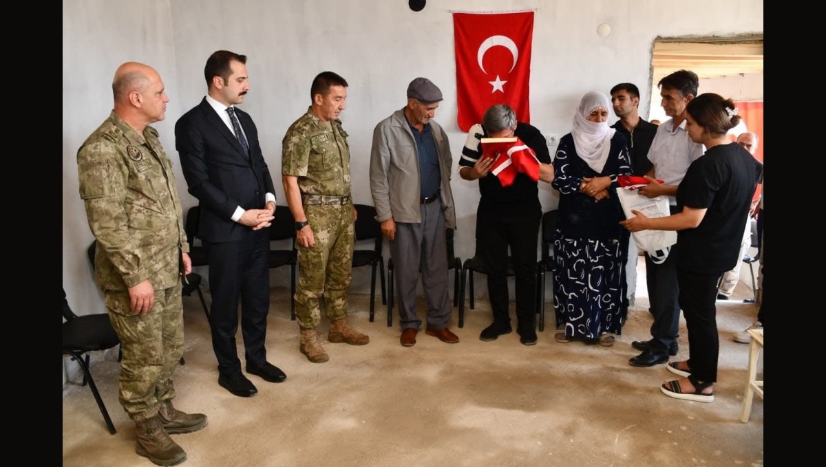 8. Kolordu Komutanı Atay'dan şehit ailesine ziyaret