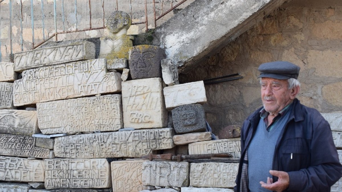 80 yıldır taşlara şekil veriyor