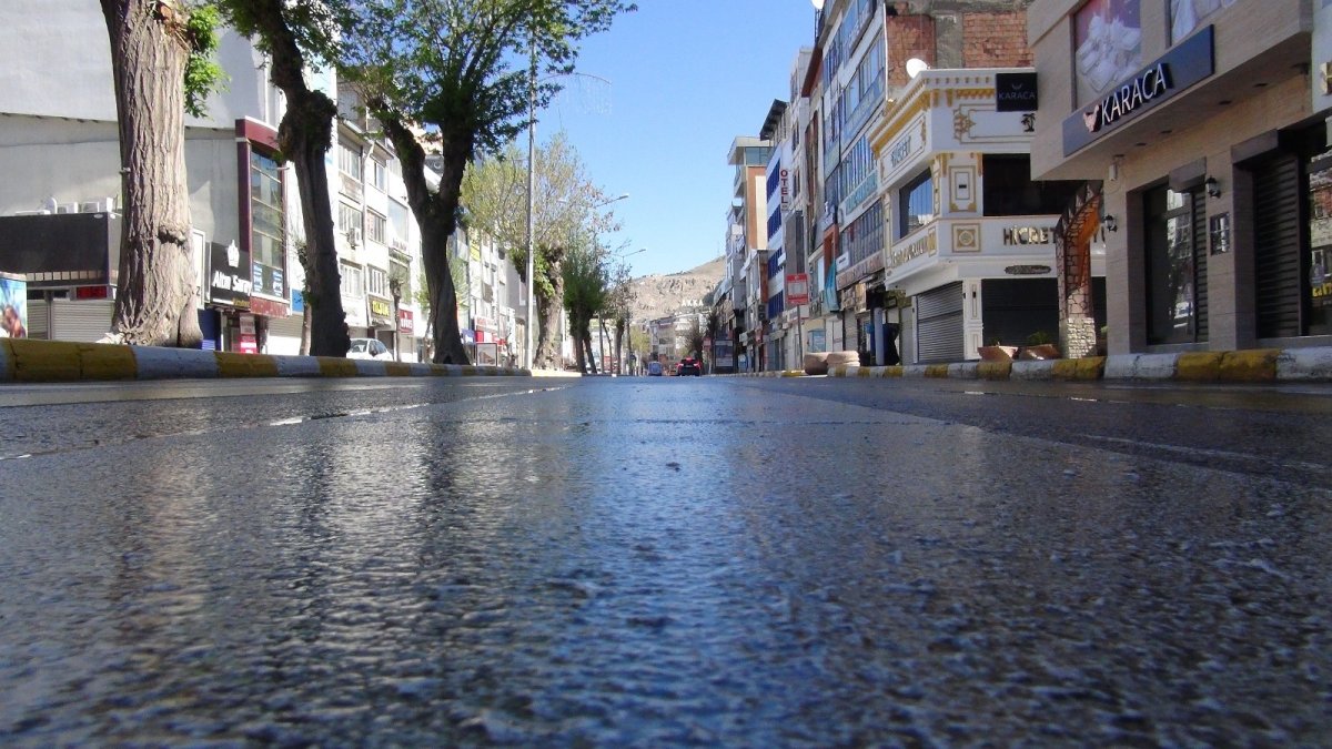 82 saatlik kısıtlamada Van sessizliğe büründü