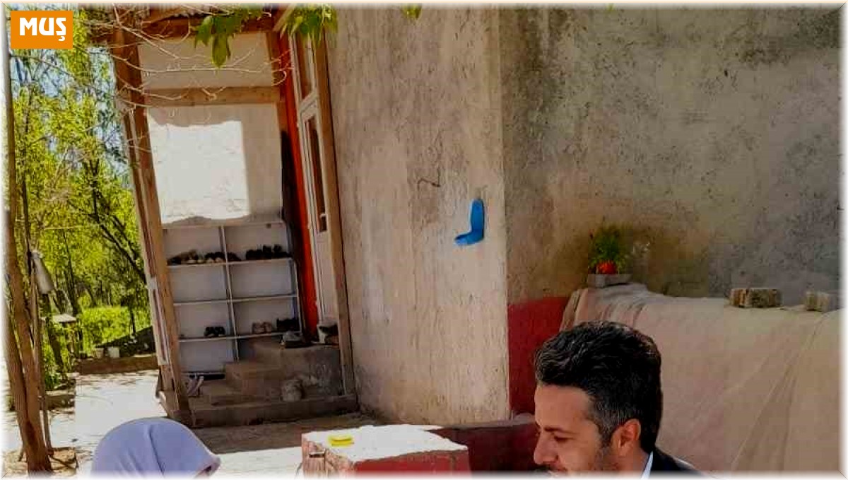 83 yaşındaki Menşure nine: "Erdoğan kazansın koç keseceğim"