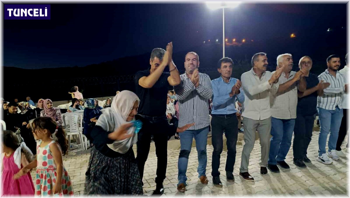 83 yaşındaki Şerife nene, bitmeyen enerjisiyle 2 saat halay çekti