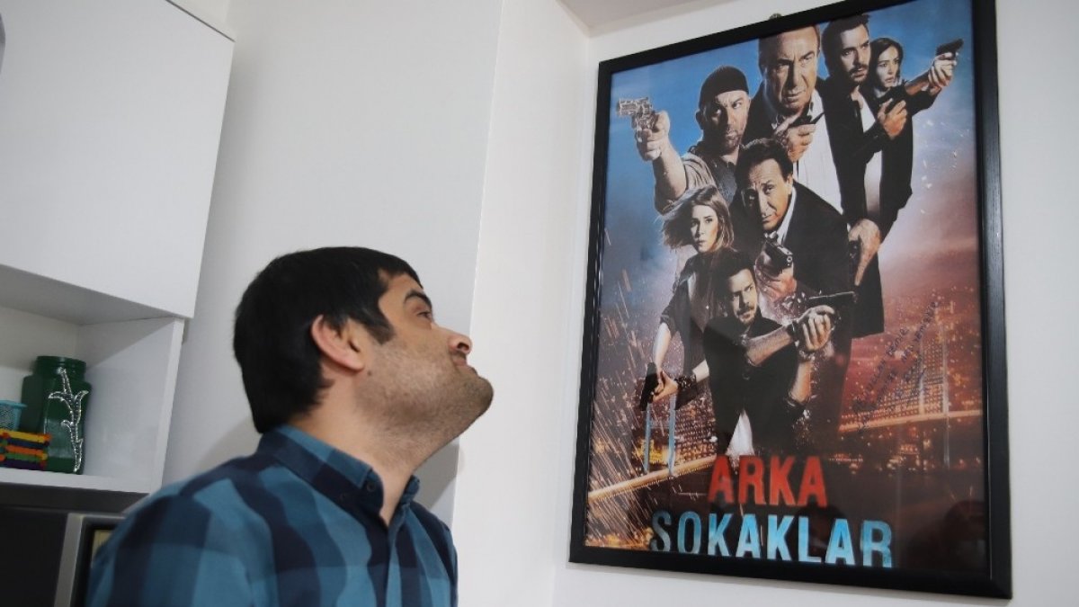 Abdullah'ın yok böyle bir hayranlık dedirten polislik ve dizi aşkı