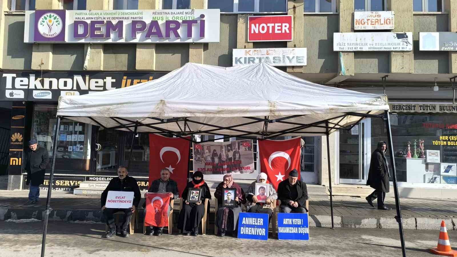 Acılı ailelerin evlat nöbeti 176'ncı haftaya girdi