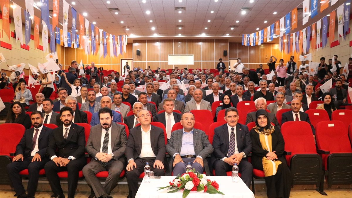 Adalet Bakanı Bozdağ, Ağrı'da gazetecilerin sorularını yanıtladı: (2)