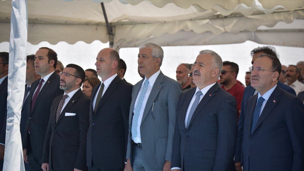 Adalet Bakanı Bozdağ, Kars Açık Cezaevi Et Entegre Tesisi'nin açılışında konuştu: