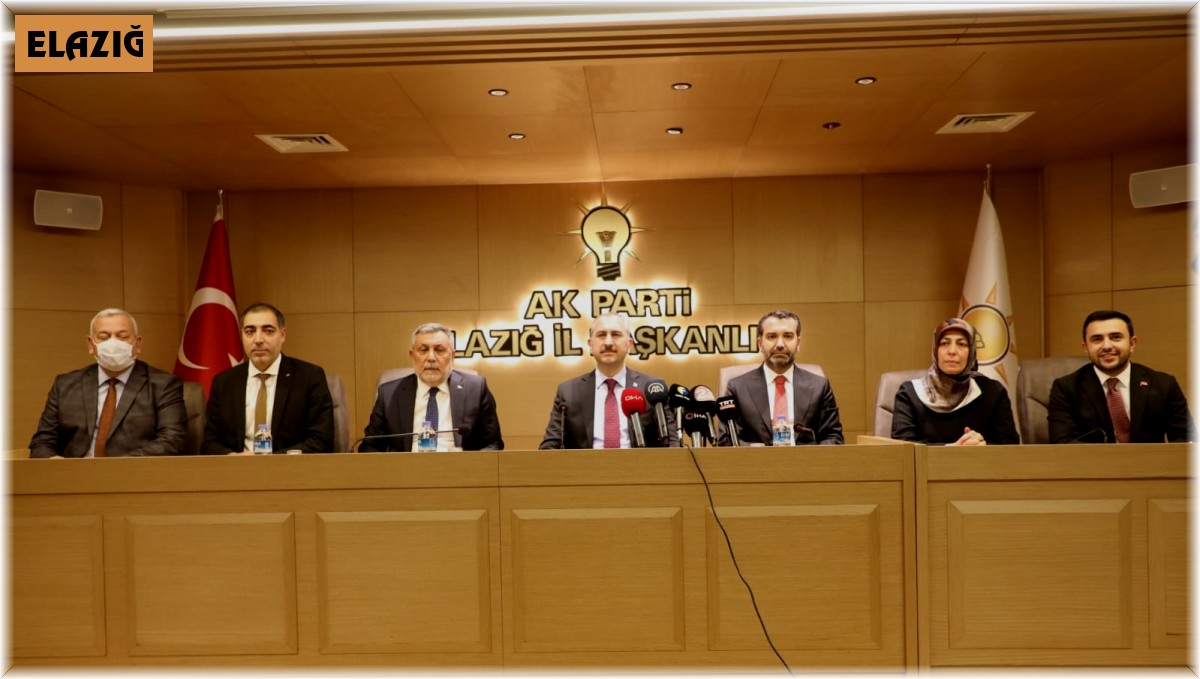 Adalet Bakanı Gül: 'AK Parti milletle beraber yol yürüme siyasetinin adıdır'