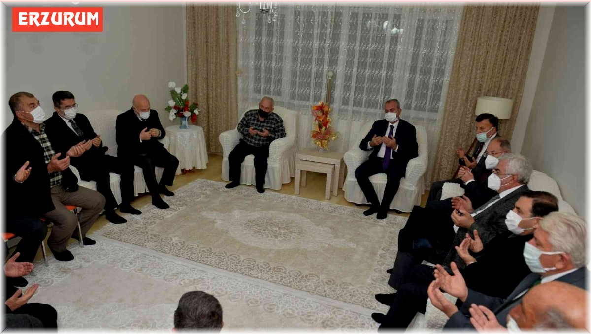 Adalet Bakanı Gül, şehit ailelerini ziyaret etti