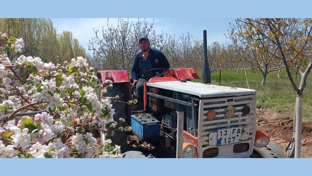 Adilcevaz'da bahçe çapalama dönemi