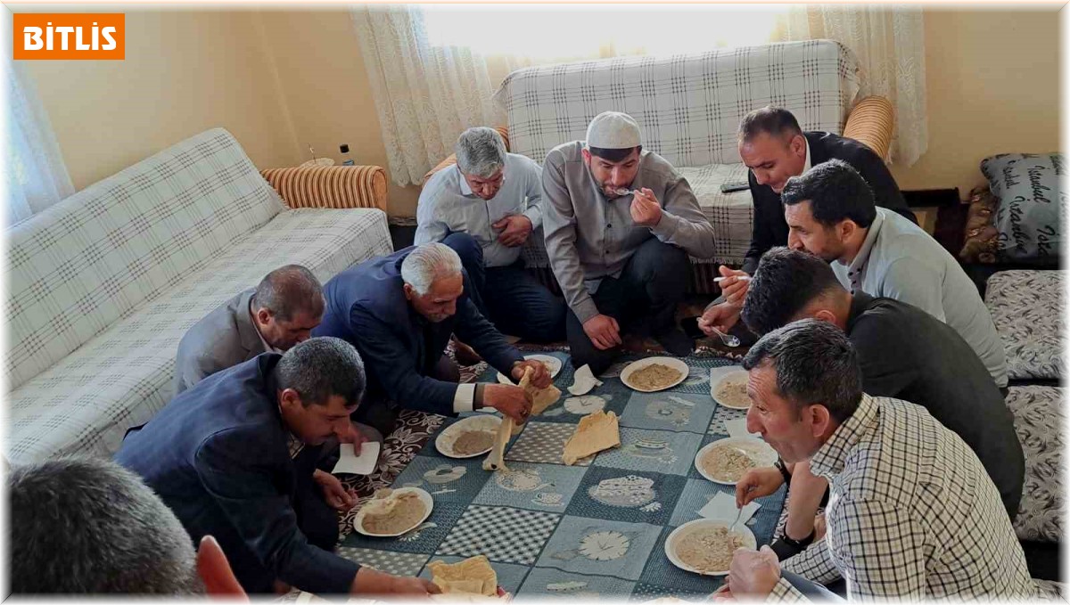 Adilcevaz'da değişmeyen gelenek: Helise yemeği ikramı