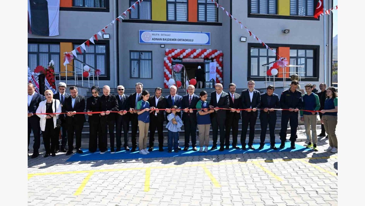 Adnan Başdemir Ortaokulu hizmete açıldı