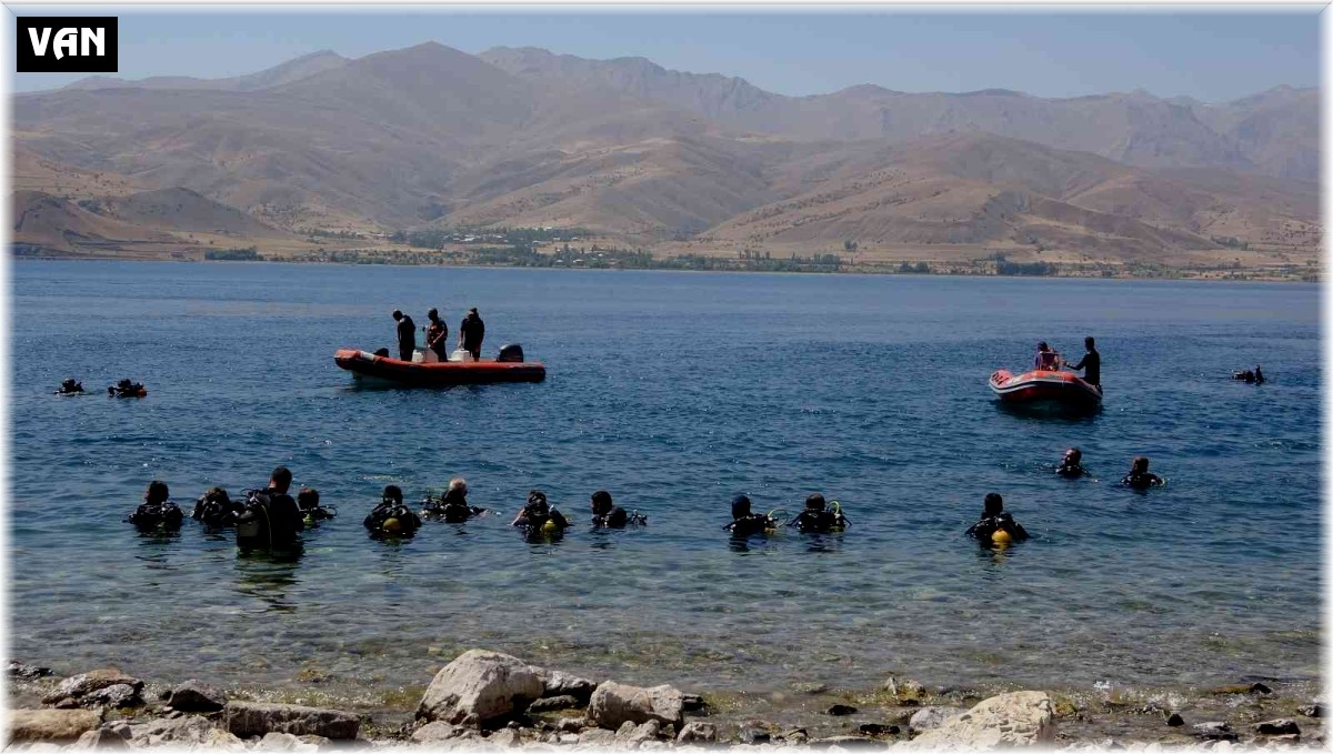 AFAD'dan Van Gölü'nde dalış tatbikatı