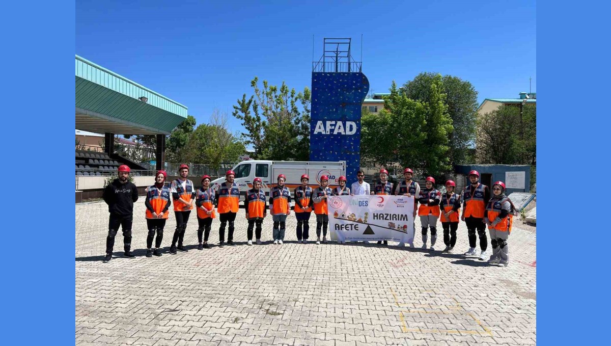 AFAD'tan Bitlis Genç Kızılay ekibine eğitim