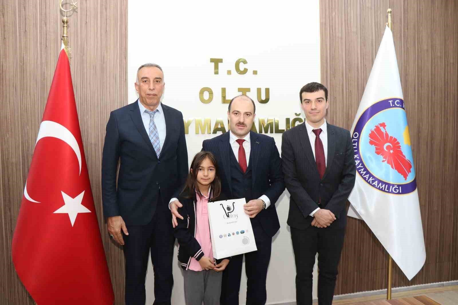 Afiş yarışmasında Oltu'yu gururlandırdı