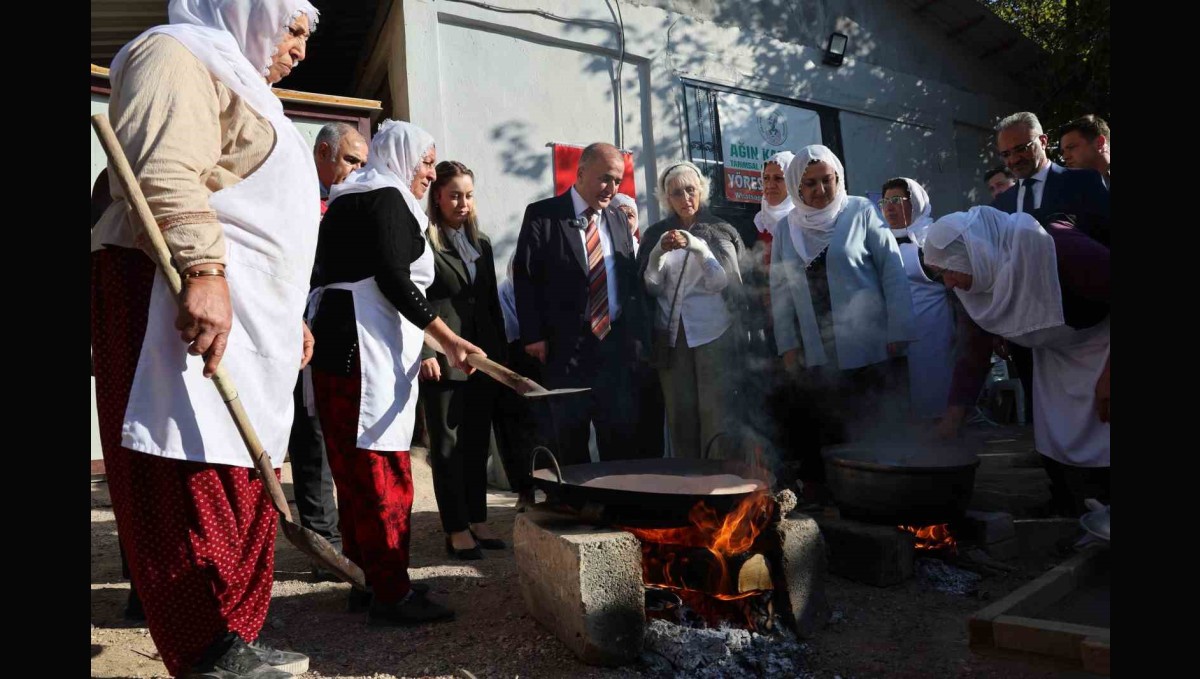 Ağın'da yöresel leblebi yapımı etkinliği
