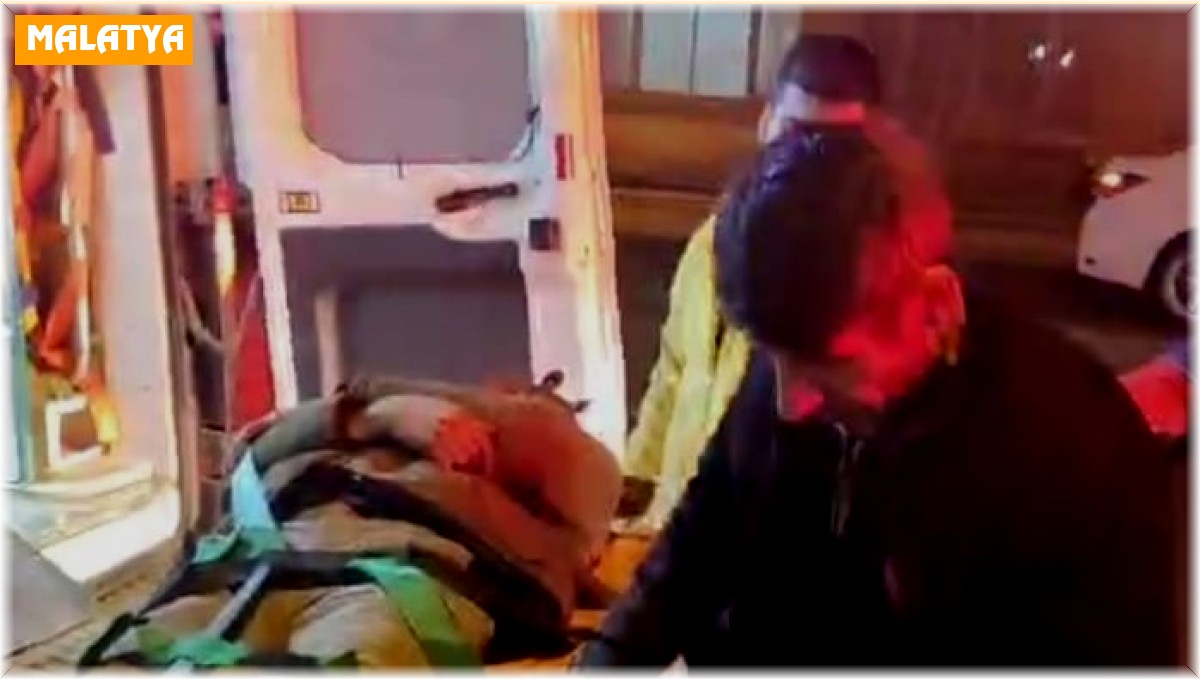 Ağır hasarlı binanın 1'inci katından düşen şahıs yaralandı