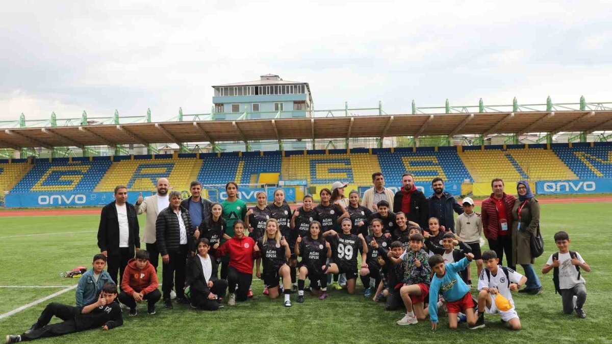 Ağrı Aile ve Sosyal Hizmetler'den farklı galibiyet