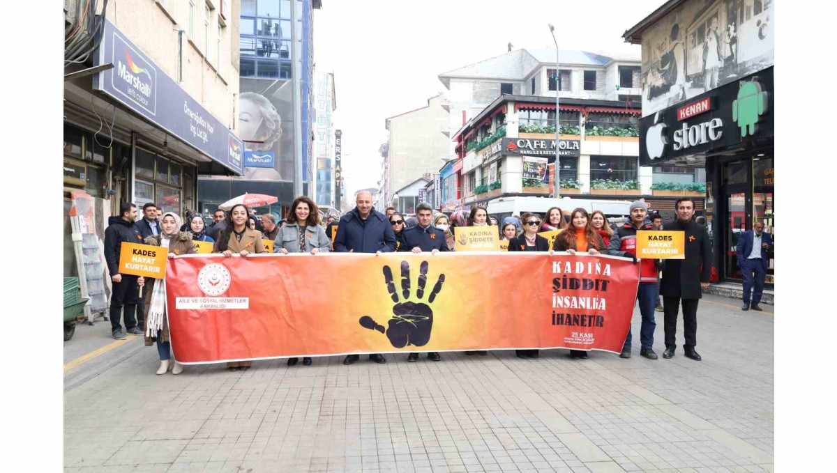 Ağrı Aile ve Sosyal Hizmetler İl Müdürlüğünden Cumhuriyet Caddesi'nde Kadına Şiddete Karşı Yürüyüş