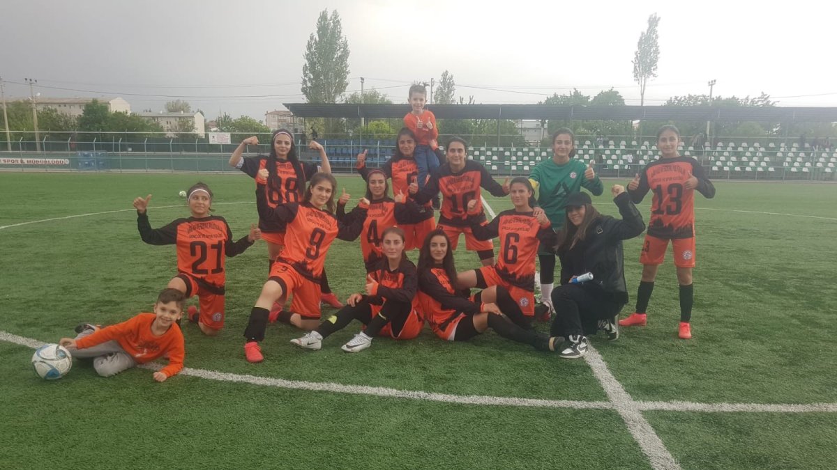 Ağrı ASP Kadın Futbol Takımı, 2. Lig play-offlarına yükseldi