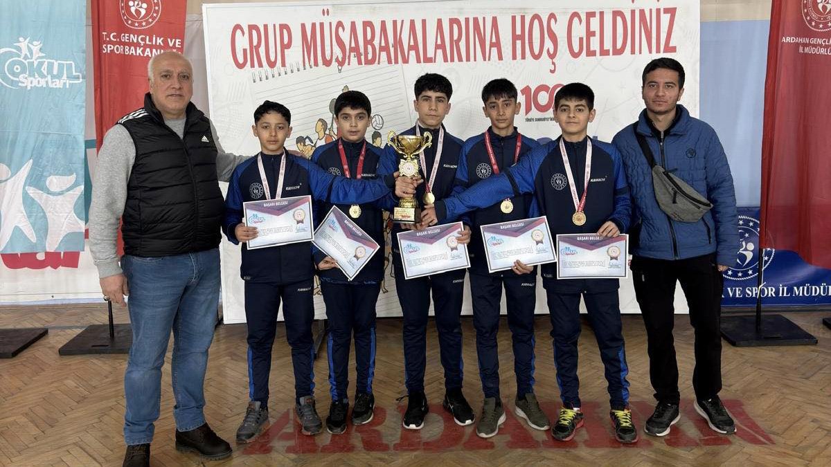 Ağrı badminton takımı rakiplerini 5-0 yenerek Türkiye Şampiyonası bileti aldı