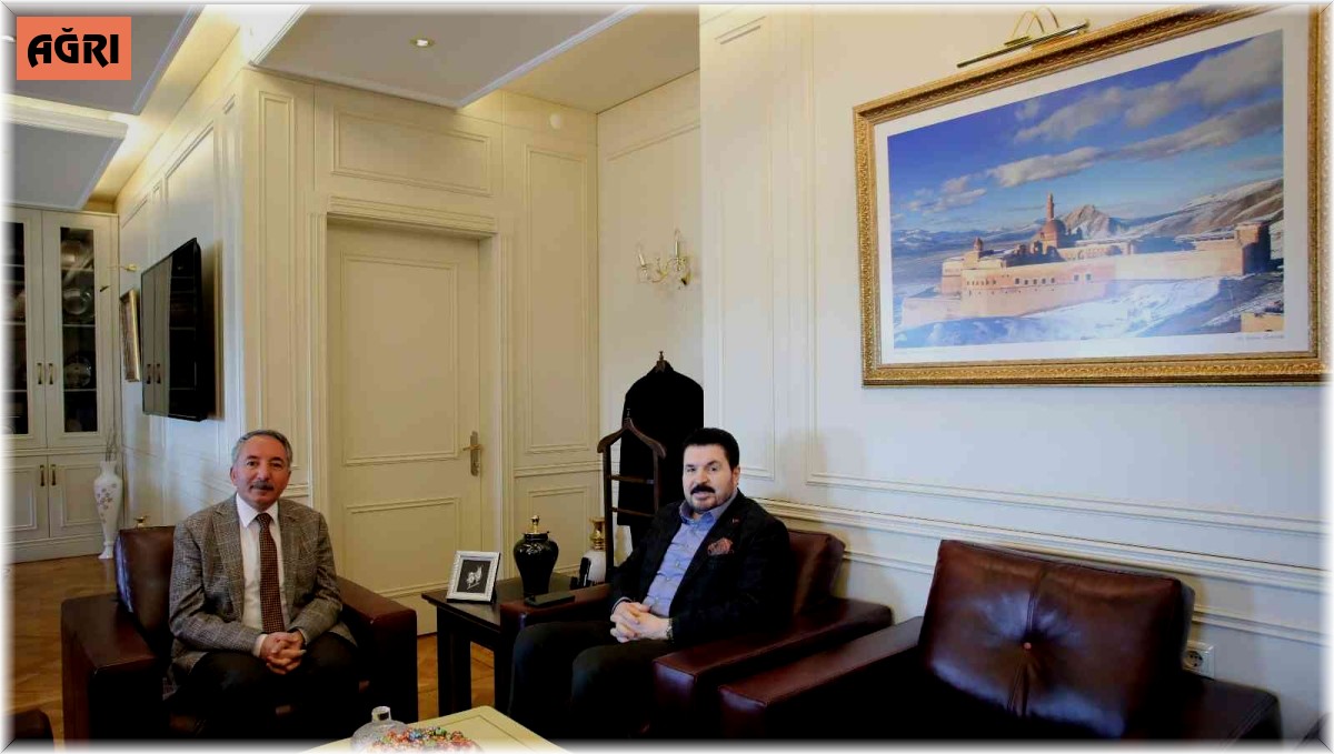 Ağrı Belediye Başkanı Sayan, AİÇÜ Rektörü Prof. Dr. Karabulut'u ziyaret etti