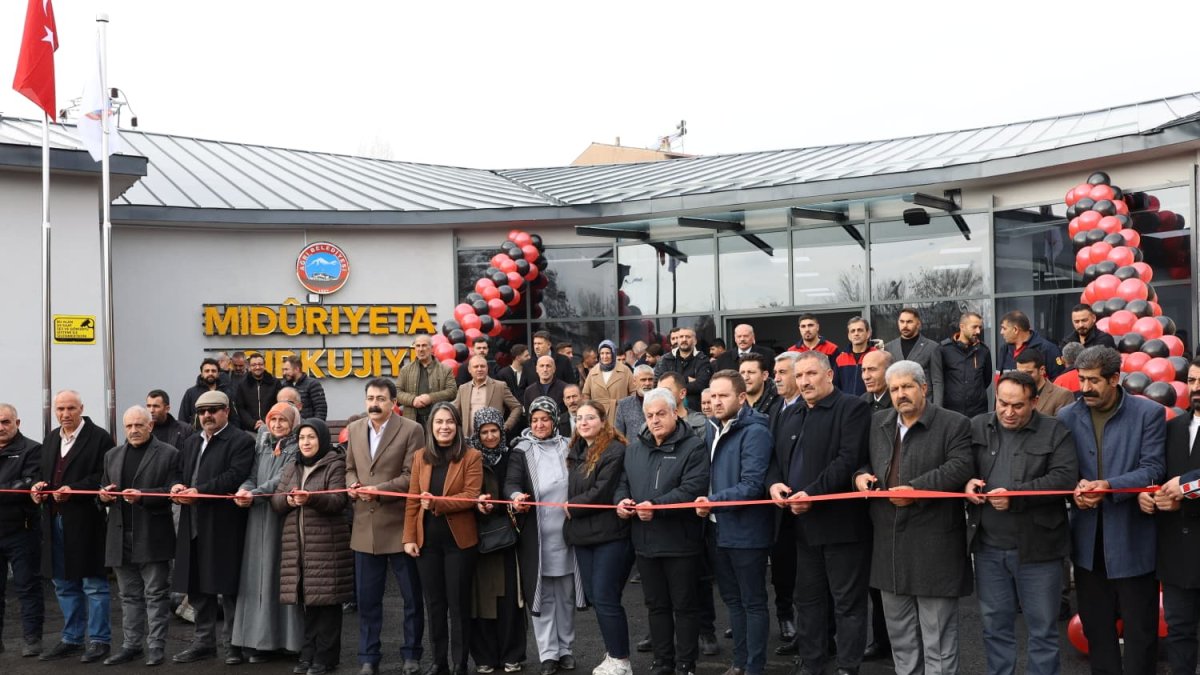 Ağrı Belediyesi yeni itfaiye ve makine ikmal binalarını hizmete açtı