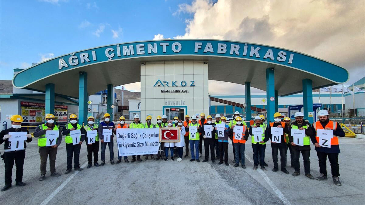 Ağrı Çimento çalışanlarından sağlık görevlilerine destek