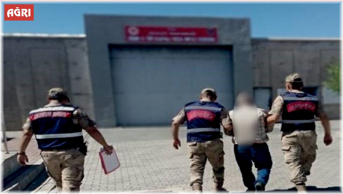 Ağrı'da 15 yıl 4 ay hapis cezası bulunan 2 firari yakalandı