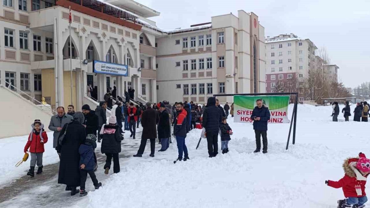 Ağrı'da 16. Siyer Yarışması yoğun katılımla yapıldı