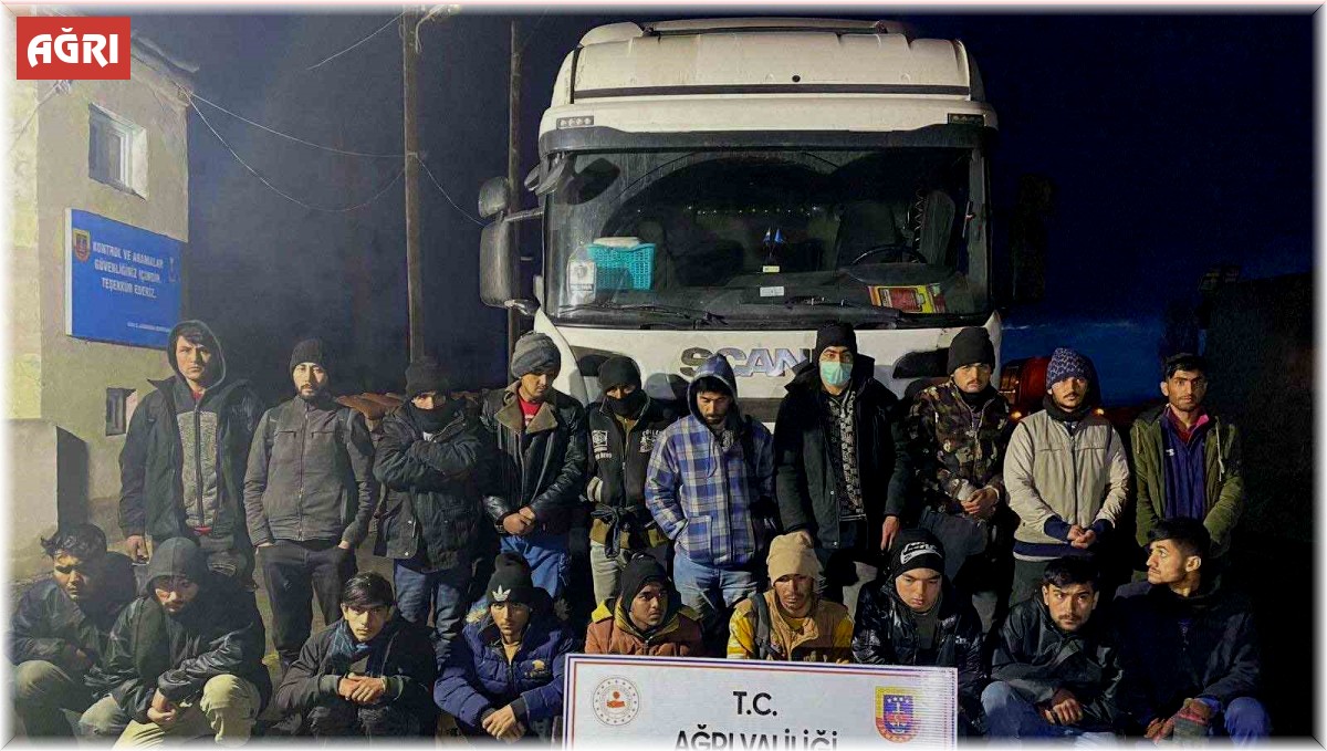 Ağrı'da 19 kaçak göçmen yakalandı