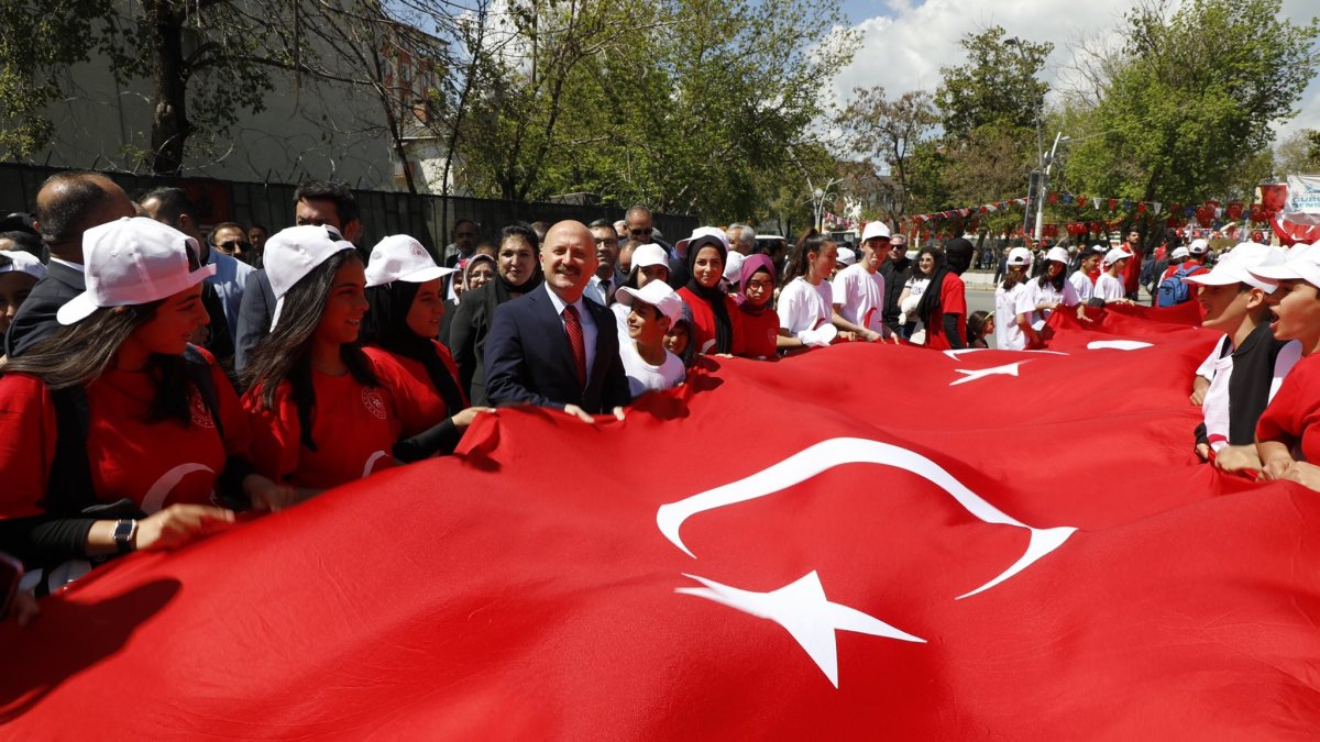 Ağrı'da, 19 Mayıs Atatürk'ü Anma, Gençlik ve Spor Bayramı coşkuyla kutlandı