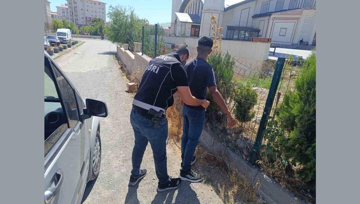 Ağrı'da 194 okul çevresi ve 111 servis aracı kontrol edildi