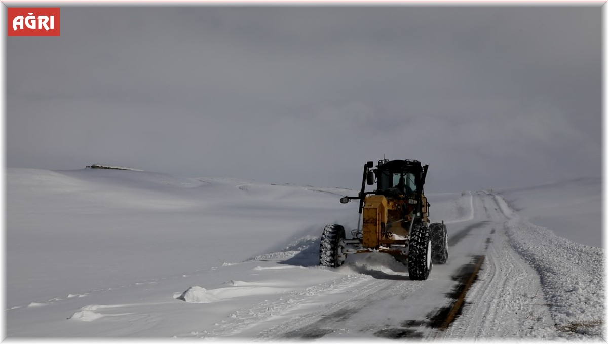 Ağrı'da 20 köy yolu kar nedeniyle ulaşıma kapandı