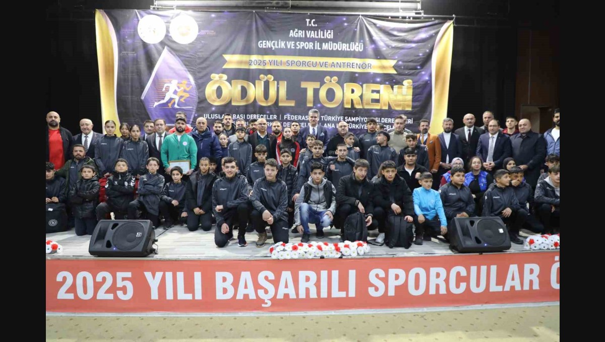Ağrı'da 2025 yılı sporcu ve antrenör ödül töreni yapıldı