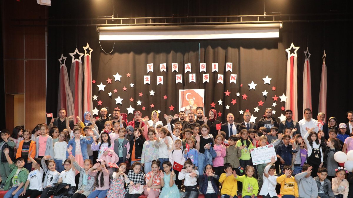 Ağrı'da 23 Nisan çoşkusu köy okullarına taşındı