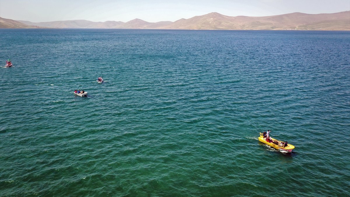 Ağrı'da '3. Balık Gölü Yaz Festivali' başladı