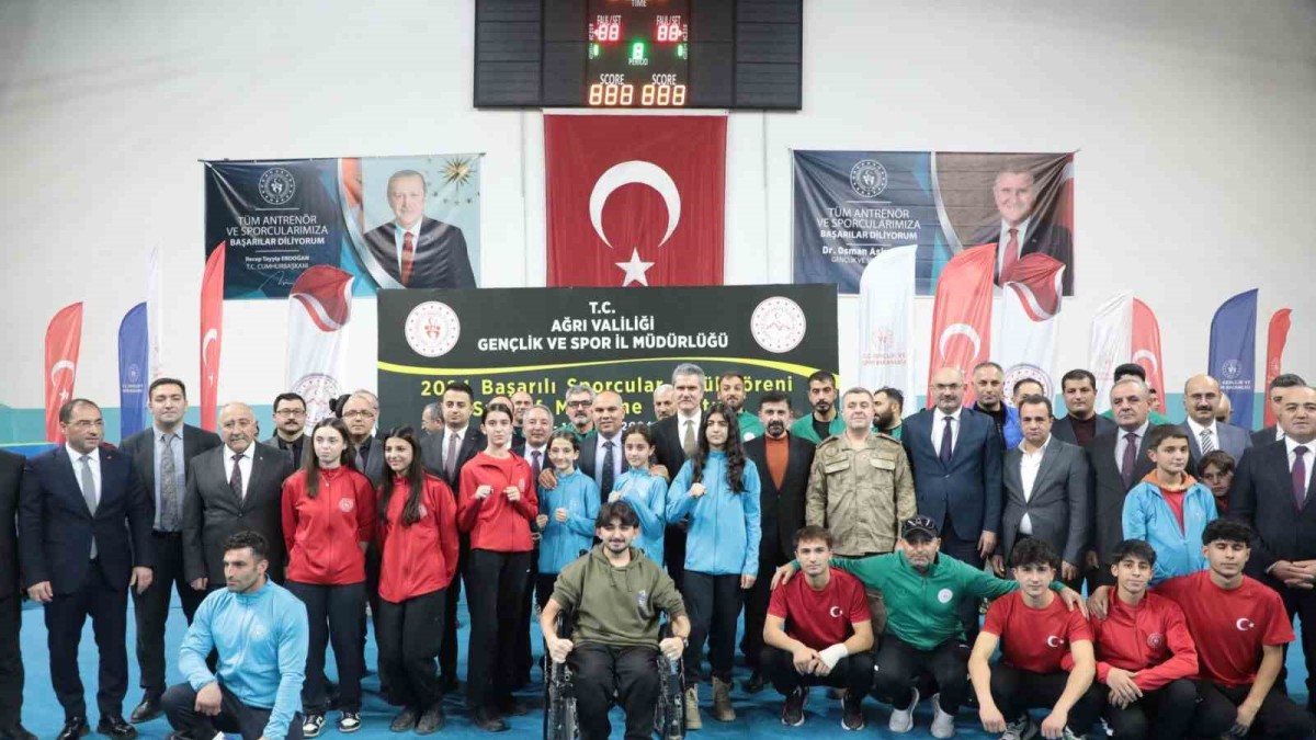 Ağrı'da 5 bin sporcuya malzeme desteği