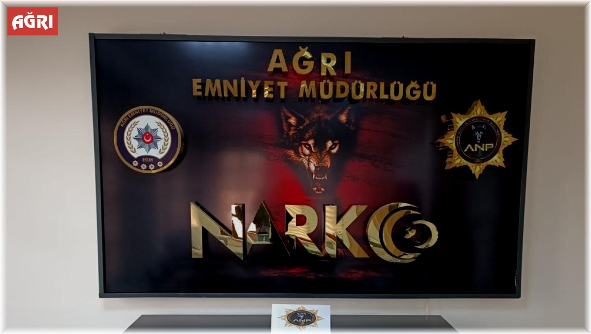 Ağrı'da 85 yaşındaki şahsın üzerine sarılı halde saklanmış Afyon sakızı yakalandı