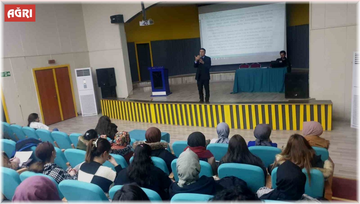 Ağrı'da aday öğretmenlere 'Uyum Eğitimi' semineri