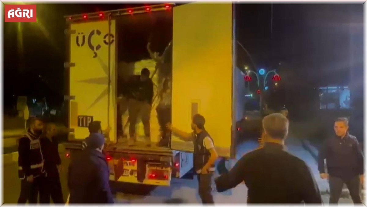 Ağrı'da Afgan uyruklu 80 kaçak göçmen yakalandı