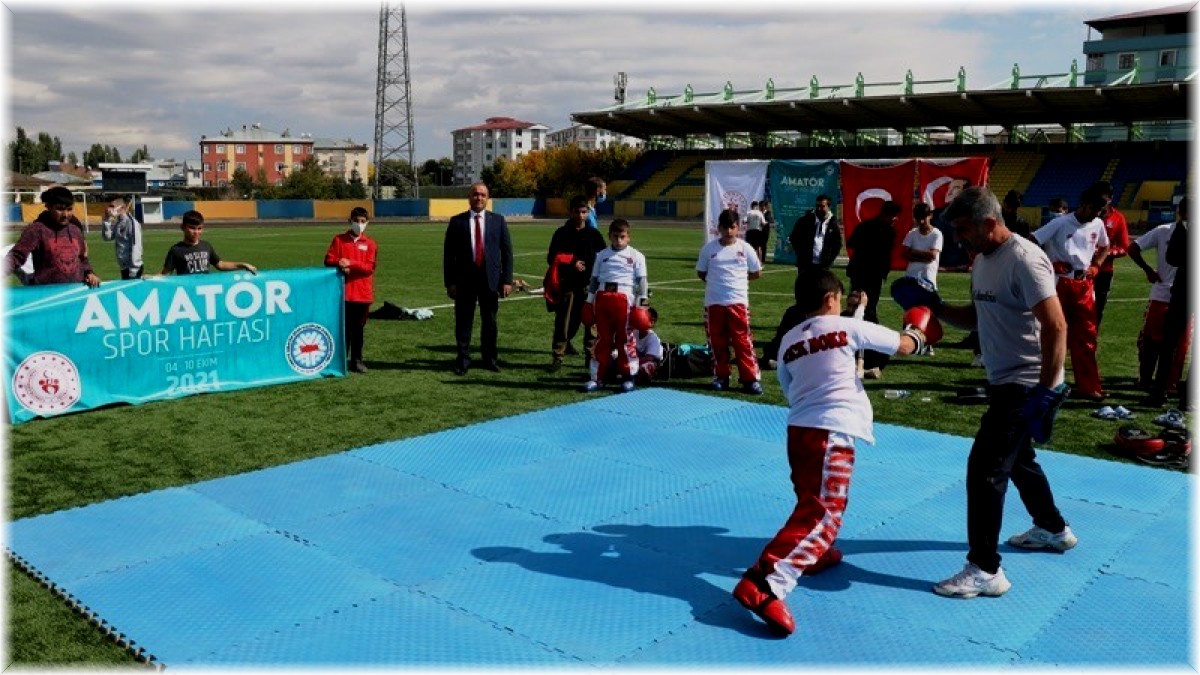 Ağrı'da 'Amatör Spor Haftası' kortej yürüyüşü başladı