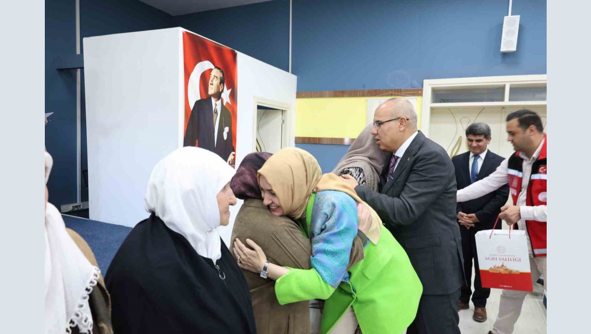 Ağrı'da Anneler Günü'ne özel anlamlı söyleşi programı düzenlendi