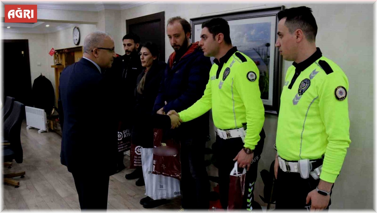 Ağrı'da başarılı emniyet personeli ödüllendirildi
