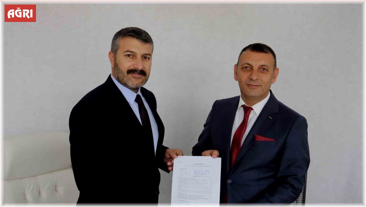 Ağrı'da belediye başkan aday adayı başvuruları devam ediyor