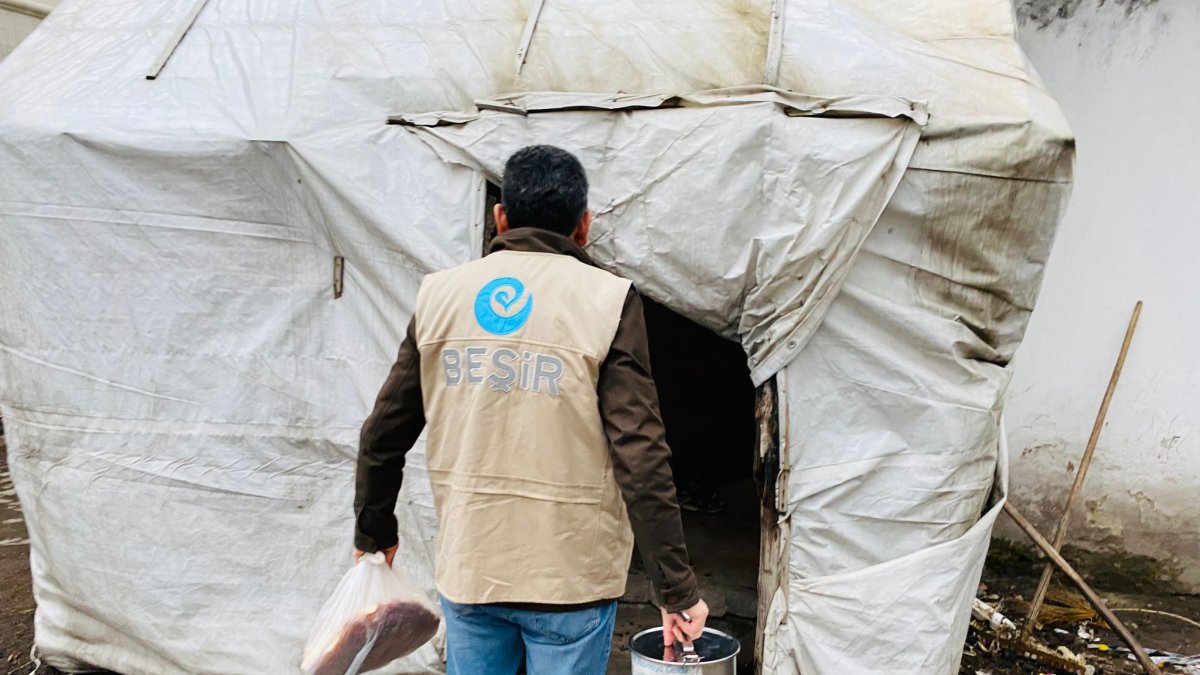 Ağrı'da Beşir Derneği'nden Ramazan Bereketi: Kumanya ve Sıcak Yemek Dağıtımı