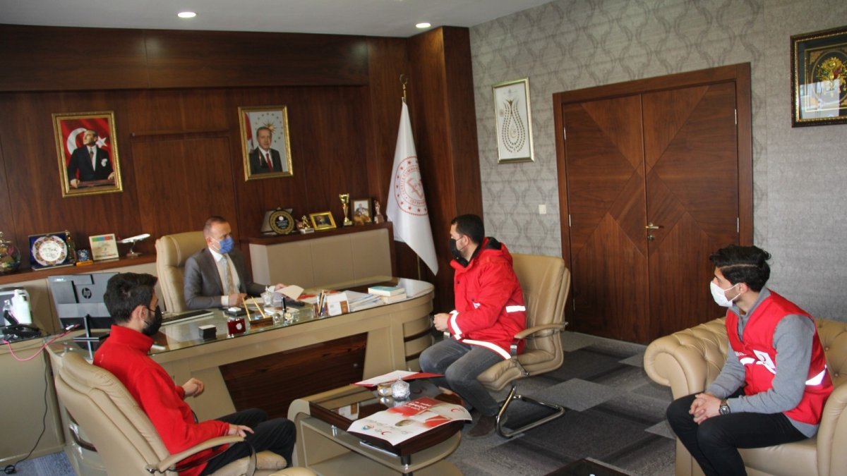 Ağrı'da "Bir Sınıf Bir Koli" projesi