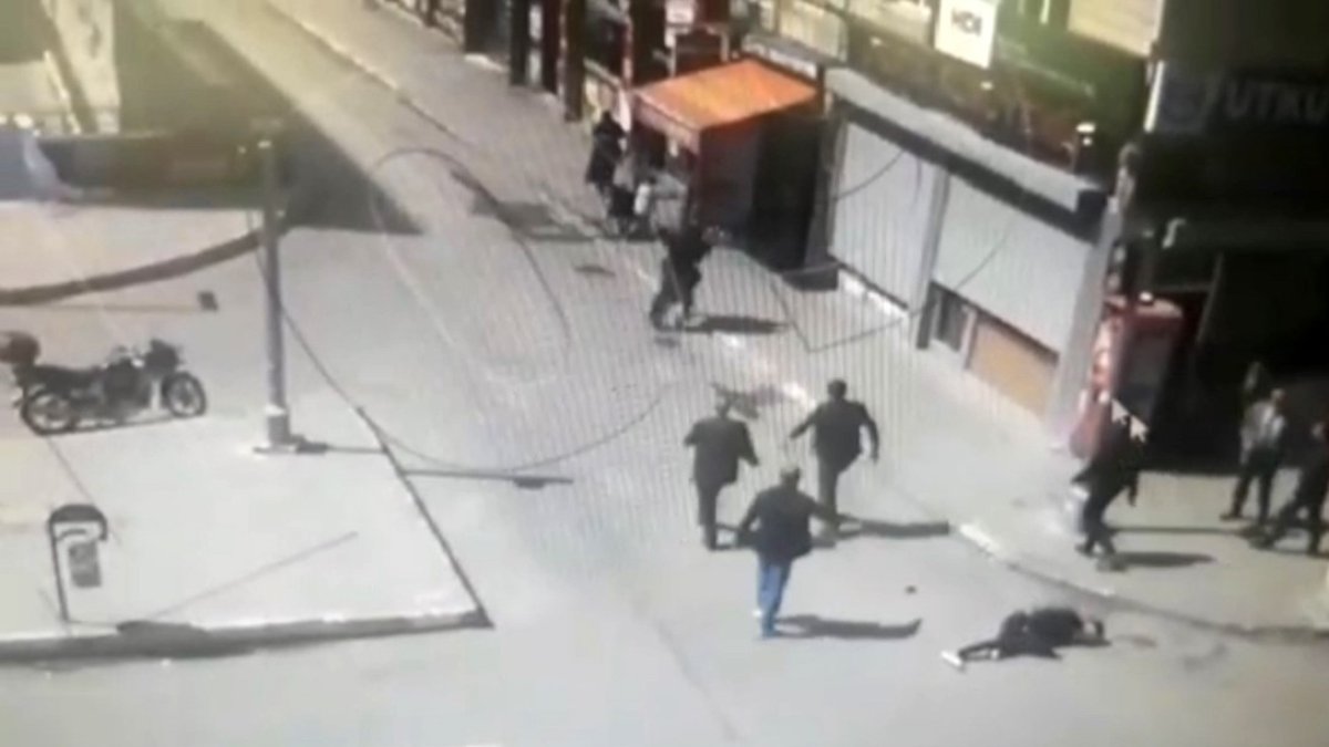 Ağrı'da cadde ortasında silahlı çatışma: 3 yaralı