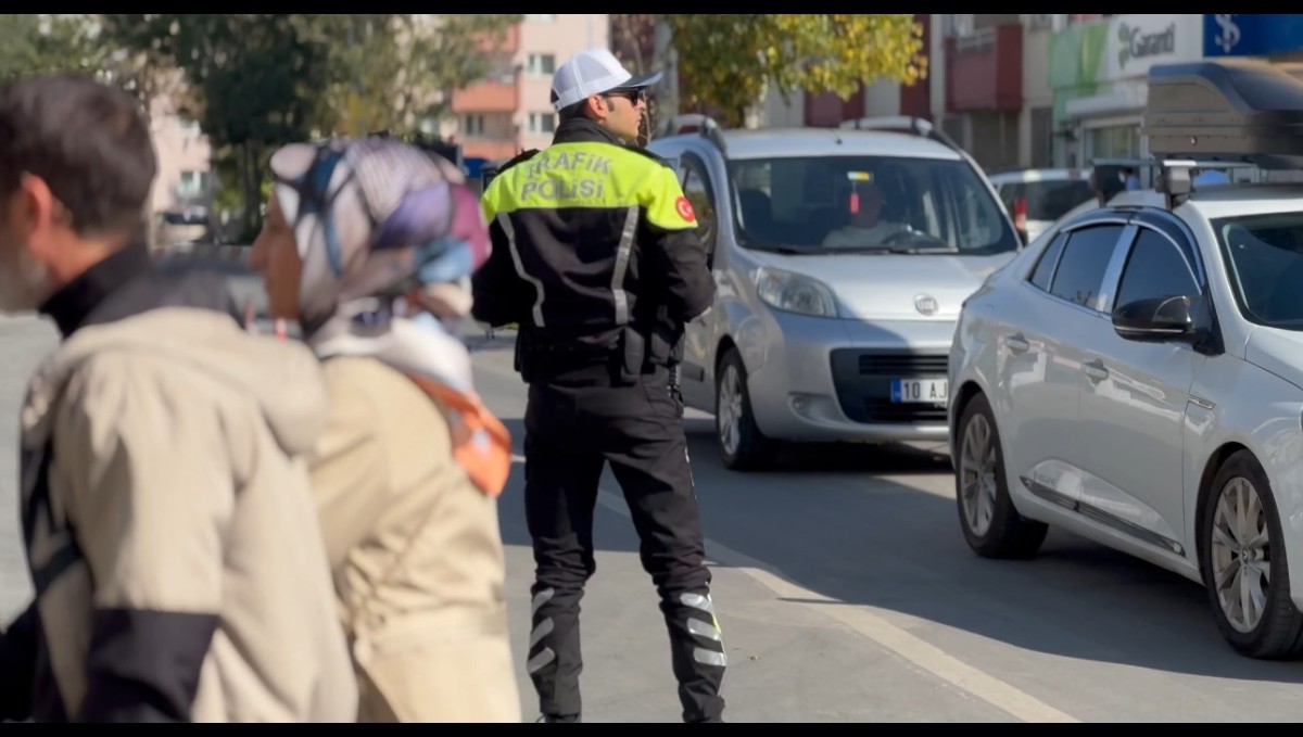 Ağrı'da Cadde ve Sokaklarda Huzur ve Güvenlik Denetimi