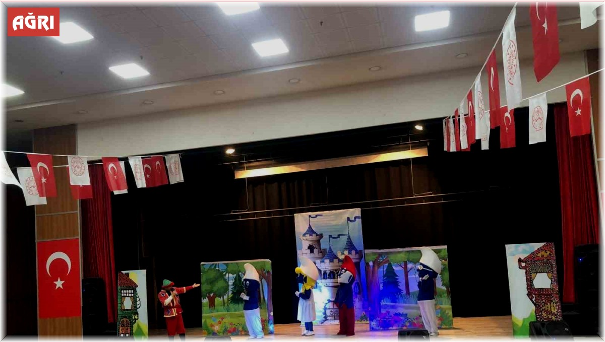 Ağrı'da çocuklar Ramazan şenlikleriyle eğlendi