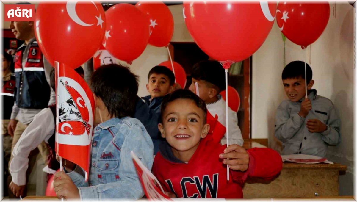 Ağrı'da Cumhuriyet'in 100'üncü yıl coşkusu