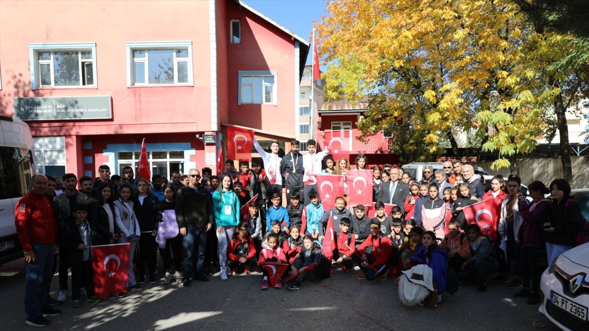 Ağrı'da "Cumhuriyet Koşusu" yapıldı